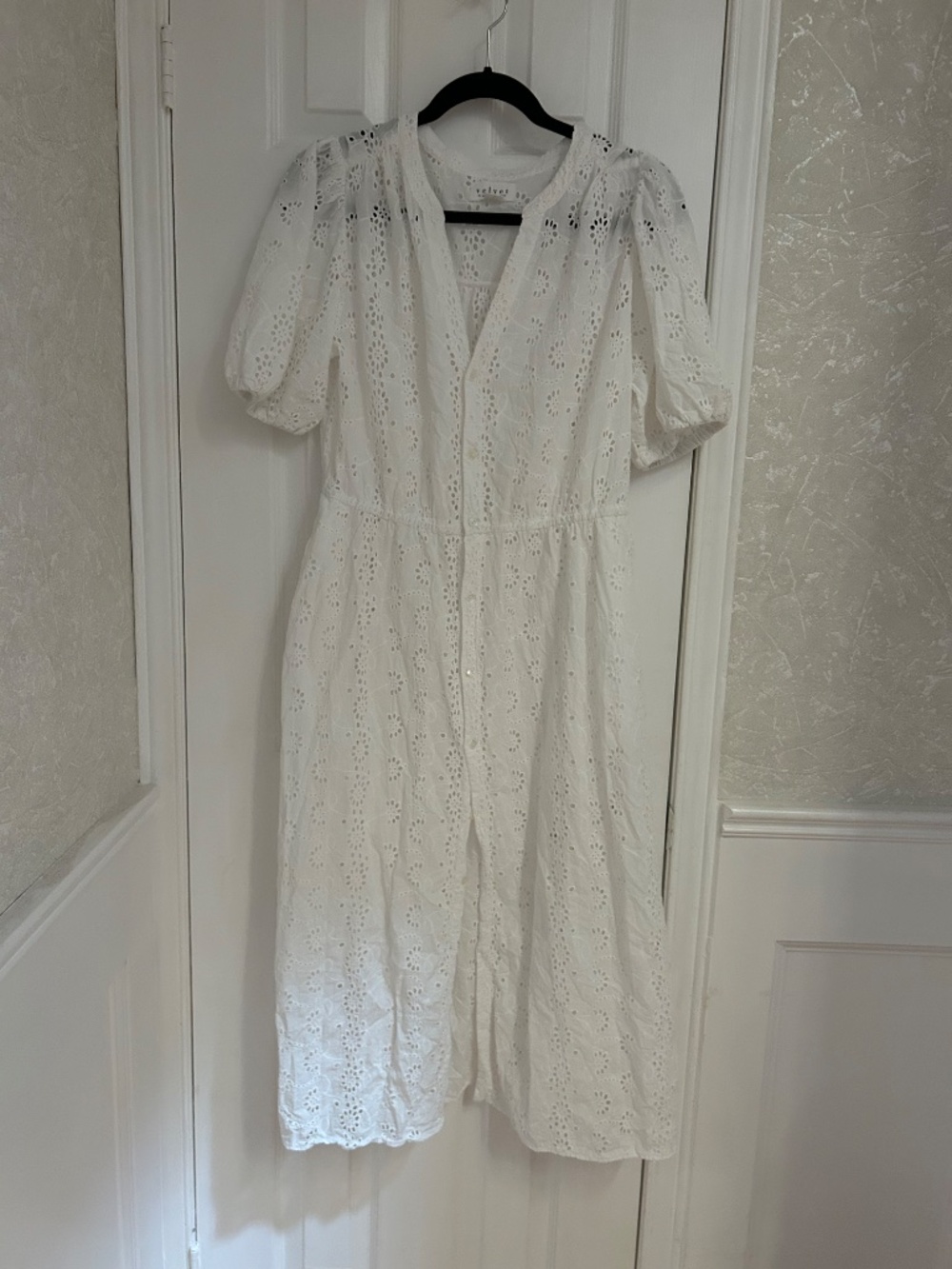 Velvet by Graham & Spencer White Eyelet Midi Shirtdress - Size Medium - Picture 2 of 4